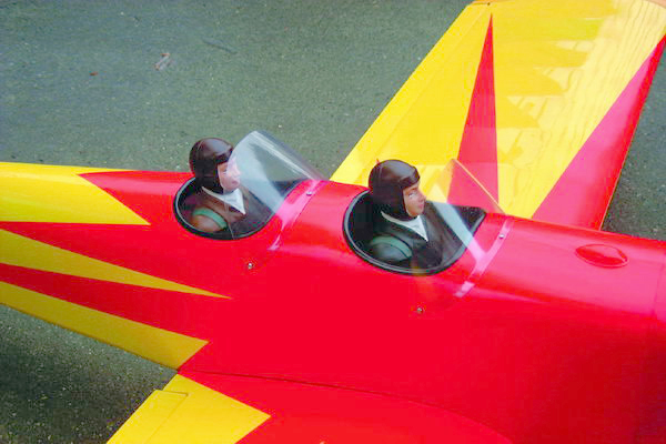 Two pilots figures shown in the double seat version of the Space Walker