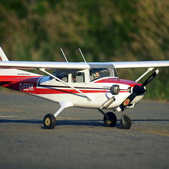 Cessna 172 Skyhawk 68in Wingspan