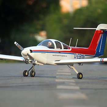 Piper PA-38 Tomahawk 69.7in Wingspan ARF